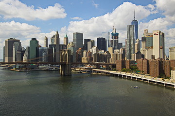 Fototapeta na wymiar Brooklyn Bridge and Skyline of New York 