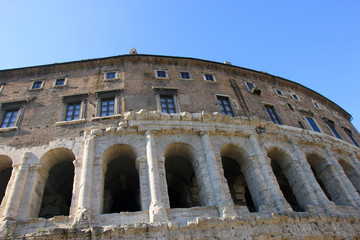 Obraz premium beautiful facade of ancient old roman Theatre of Marcellus in Rome in Italy