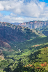 Fototapeta premium Scenic views from Hawaii's lush canyons