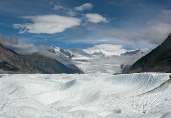 Fototapeta na wymiar Root Glacier ice from side to side.