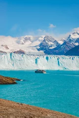 Foto auf Acrylglas Gletscher View of glacier Perito Moreno in Patagonia and touristic boat