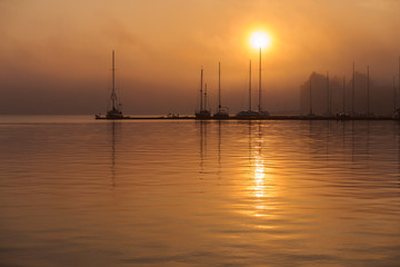 Sonnenaufgang im Stadthafen von Rostock