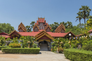 Fototapeta premium Burmese Temple in Lampang, Tahiland