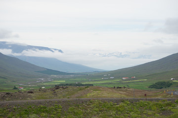 Fototapeta na wymiar Berg-Landschaft im Norden Islands 