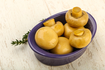 Marinated champignons