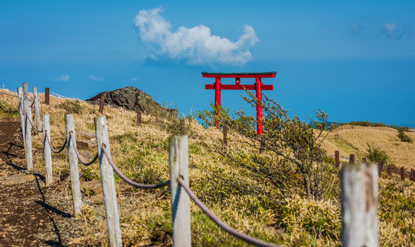 Mt. Komagatake, Hakone Mototsumiya shrine, Japan