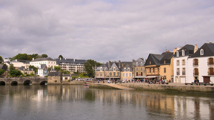 Fototapeta na wymiar Le port de saint-goustan à Auray en Bretagne