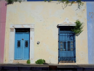 Fototapeta na wymiar A pretty street in the walled city of Campeche in Mexico