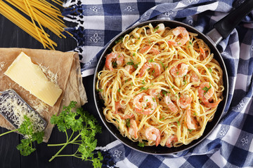tasty Creamy Parmesan Linguine with Shrimps