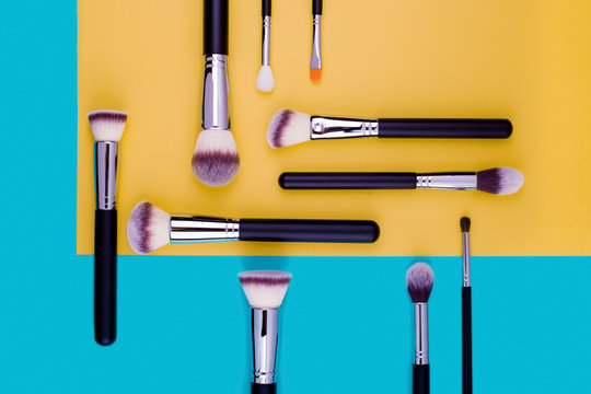 makeup brushes 