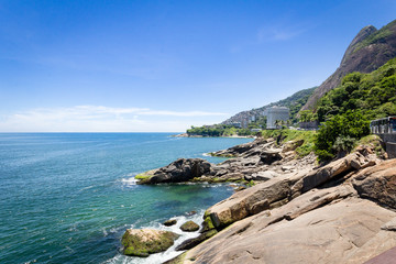 Fototapeta na wymiar Rio de Janeiro rocky seaside