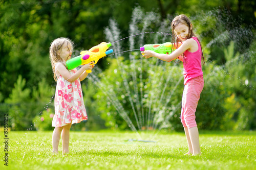 play water gun