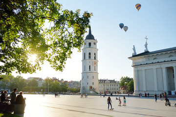 The Cathedral Square, main square of the Vilnius Old Town, Vilnius, Lithuania - obrazy, fototapety, plakaty
