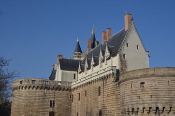Fototapeta na wymiar Château Anne de Bretagne, Nantes : remparts et grand logis