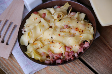 schinkennudel überbacken mit käse