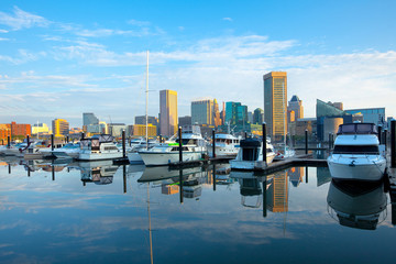 Downtown city skyline, Inner Harbor and marina, Baltimore, Maryland, USA - obrazy, fototapety, plakaty