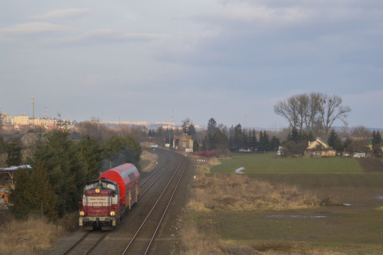 SU42-504 z pociągiem REGIO do Kostrzyna wyjeżdża z Gorzowa Wielkopolskiego :) 