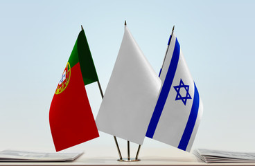 Flags of Portugal and Israel with a white flag in the middle