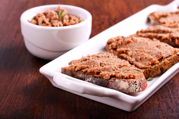 Liver and carrot spread