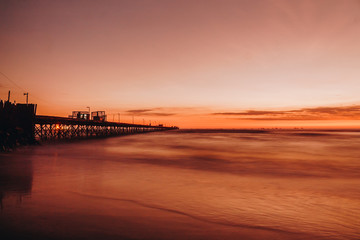 Muelle al atardecer