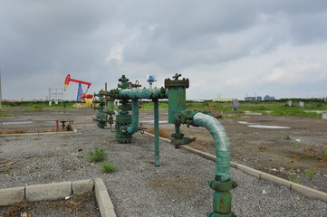 The pipe and valve oil fields