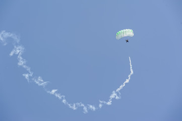 Show program of paratrooper