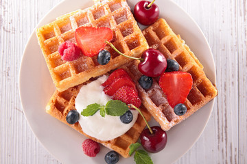 waffle with fruit and cream