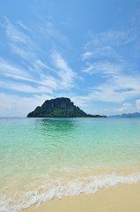 Fototapeta premium Paradise, Thailand sea with clear blue sky background