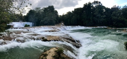 CASCADAS DE AGUA AZUL