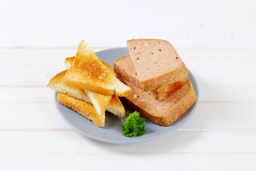 Fototapeta na wymiar meat loaf with toast