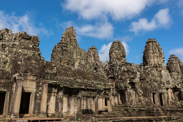 Obraz premium Ancient temple of Bayon in Angkor Thom complex near Siem Reap