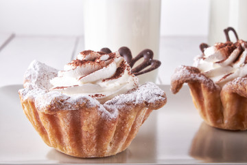 cake with cinnamon and milk