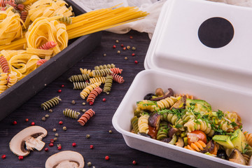 Paste with mushrooms of shiitake and vegetables
