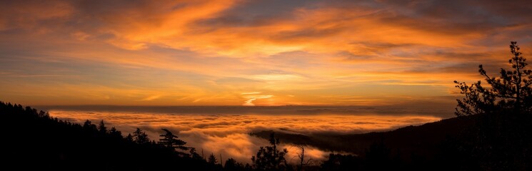 Fototapeta na wymiar Mt Jacinto Sunset in the clouds