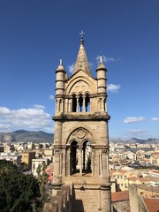 Fototapeta na wymiar Campanile di pietra illuminato, Cattedrale di Palermo, Sicilia
