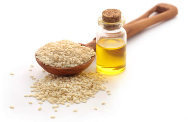 Peeled sesame seeds with oil