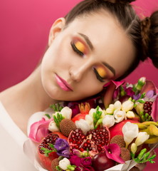 Obraz na płótnie Canvas Face, fruit bouquet, pink