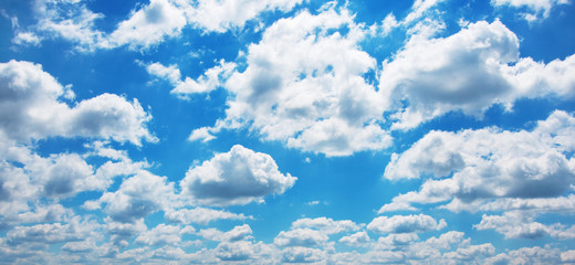 clouds in the blue sky