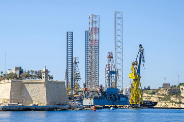 Obraz premium Part of Fort Saint Michael with the Guard tower and cranes