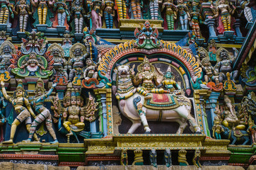 Fototapeta na wymiar Meenakshi hindu temple in Madurai,
