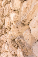 Pared de piedra y roca del Complejo medieval y contemporáneo TorrePueblo