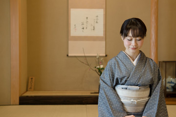 着物の女性　茶道