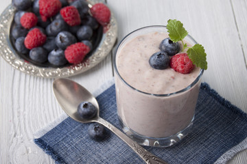 Smoothies with blueberries and raspberries with chia