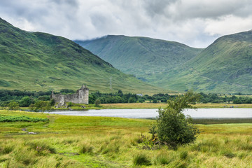 Fototapeta na wymiar View of Loch Awe and Kilchurn Castle. Kilchurn Castle was the base of Clan Campbell in 15th century, Argyll, Scotland, Britain