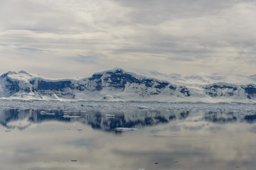 Fototapeta premium Antarctic seascape with reflection