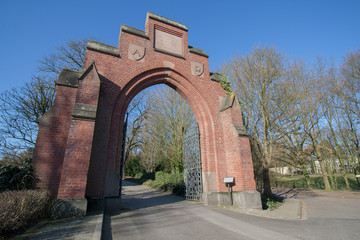 Das historische Tor zum Friedhof in Viersen