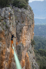 slackline goes and breaks