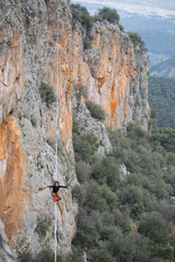 slackline goes and breaks