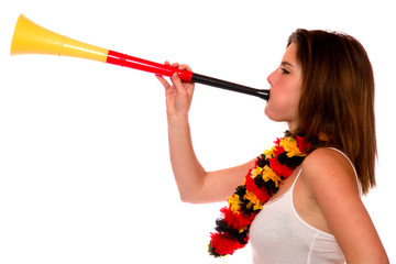 Junge Frau mit Vuvuzela