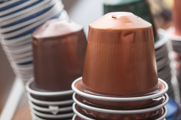 capsules de café expresso empilées pour recycler l'aluminium